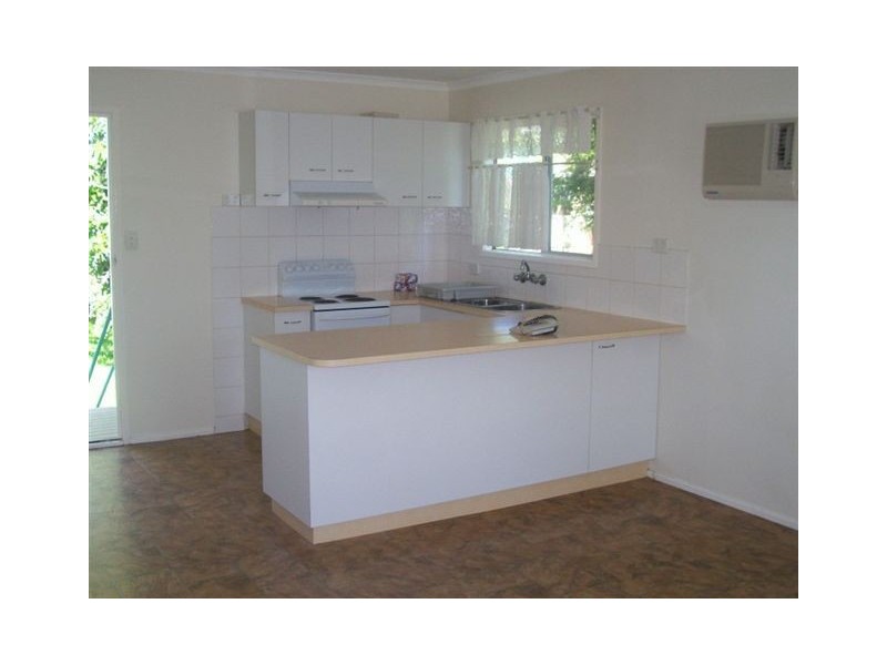4 ALEXANDER STREET, Rural View QLD 4740