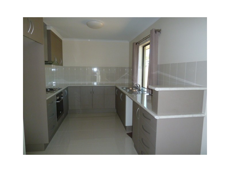 2A FORD STREET, West Mackay QLD 4740