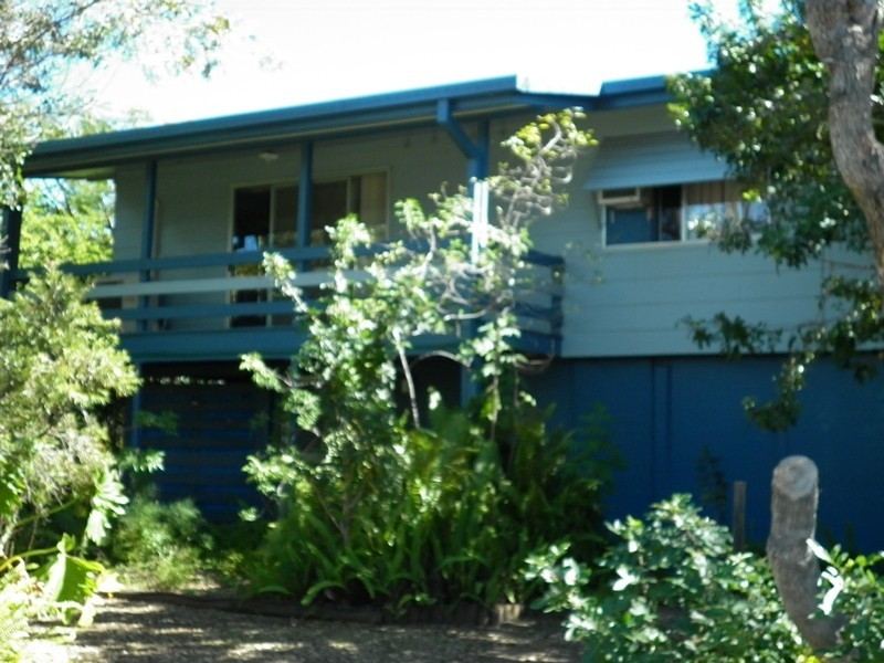 13 MIDDLE CRESCENT, Dysart QLD 4745