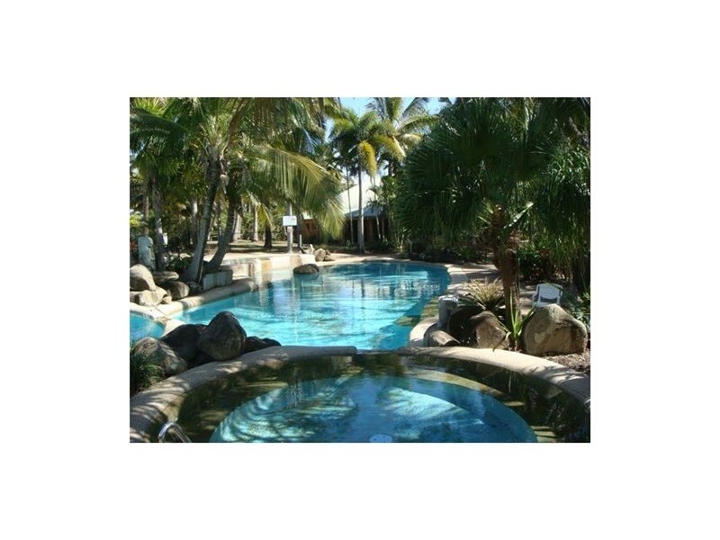 . BUNGALOW 15, KOHUNA SANDS RESORT, Bucasia QLD 4750