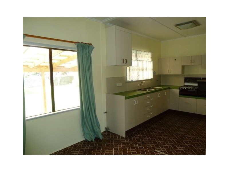 2  MORRISON STREET, West Mackay QLD 4740