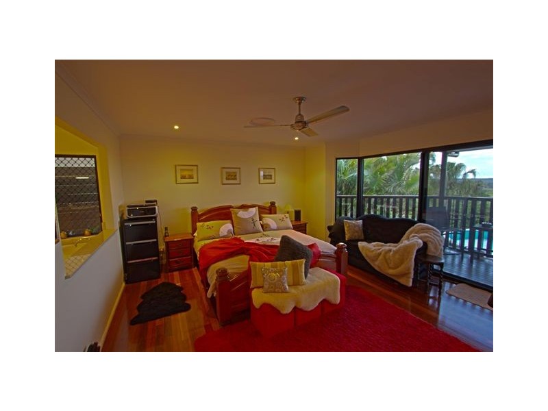 6 ESSEX COURT, Rural View QLD 4740