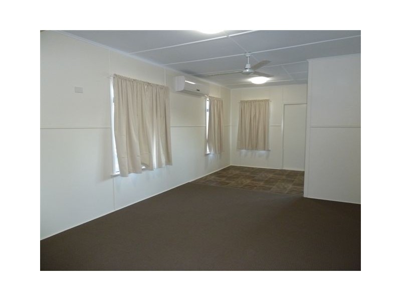 17 PEAK DOWNS HIGHWAY, Ooralea QLD 4740