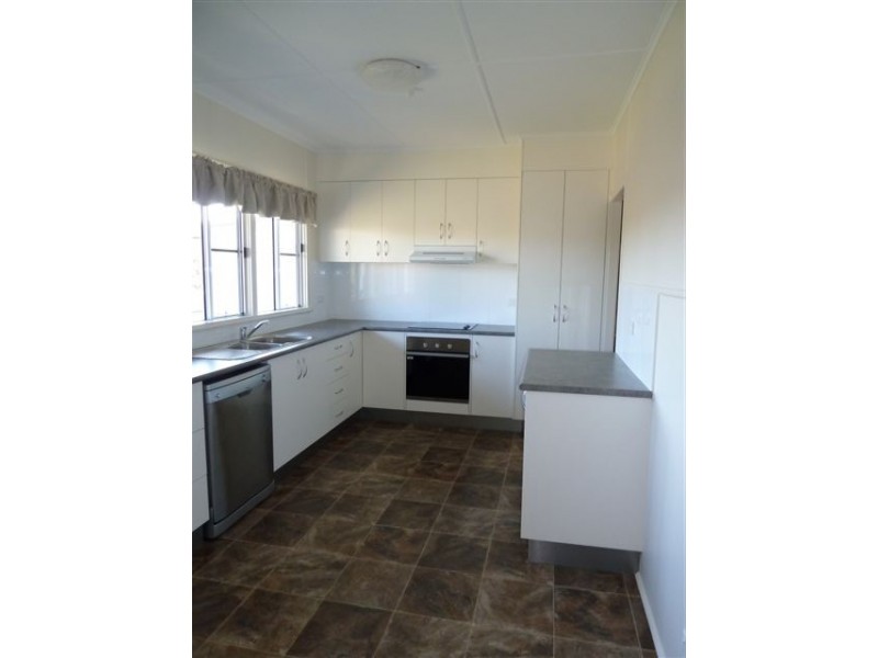 17 PEAK DOWNS HIGHWAY, Ooralea QLD 4740