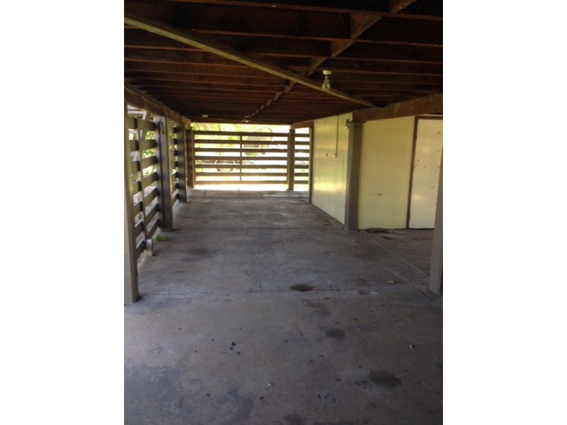27 BEARDMORE CRESCENT, Dysart QLD 4745