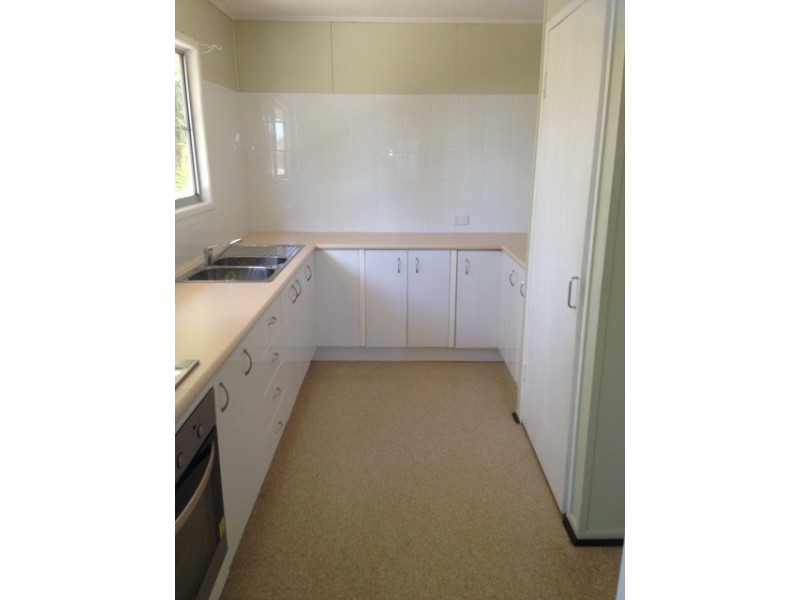 10 EALES STREET, Dysart QLD 4745