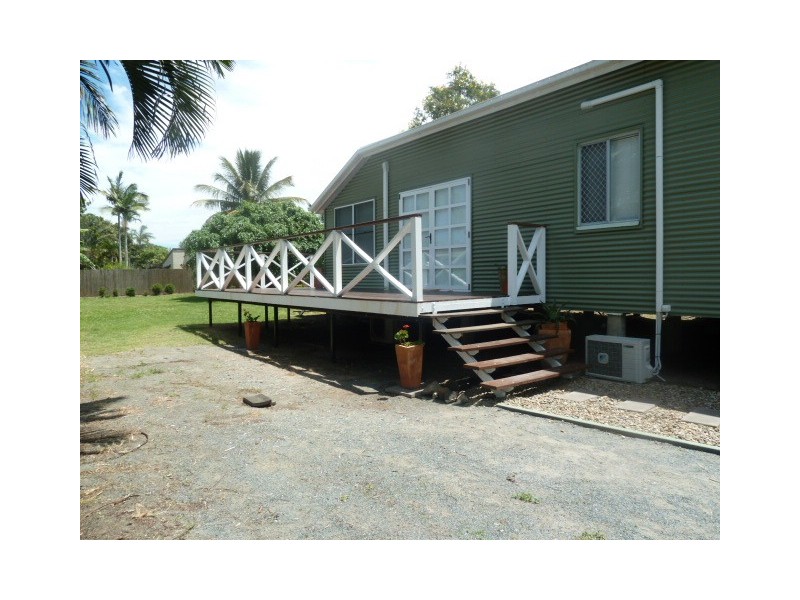 7 DOWNIE AVENUE, Bucasia QLD 4750