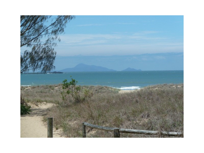 7 DOWNIE AVENUE, Bucasia QLD 4750