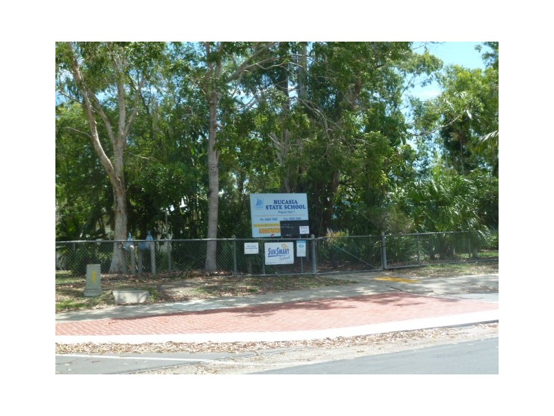 7 DOWNIE AVENUE, Bucasia QLD 4750