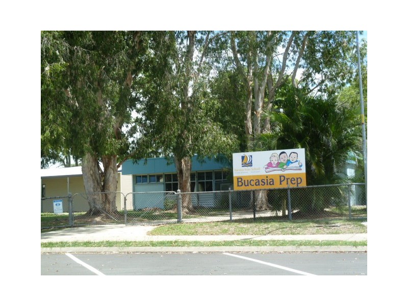 7 DOWNIE AVENUE, Bucasia QLD 4750