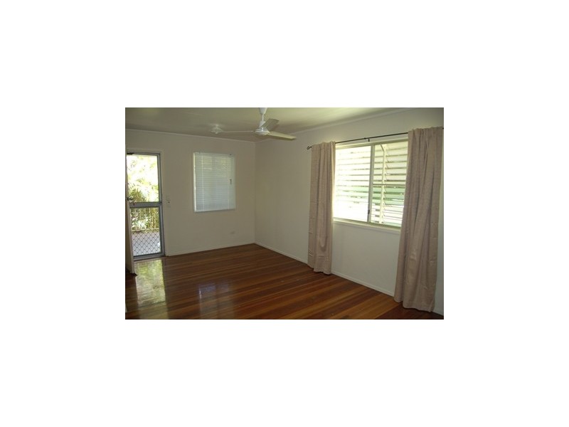 3 MIDDLE CRESCENT, Dysart QLD 4745