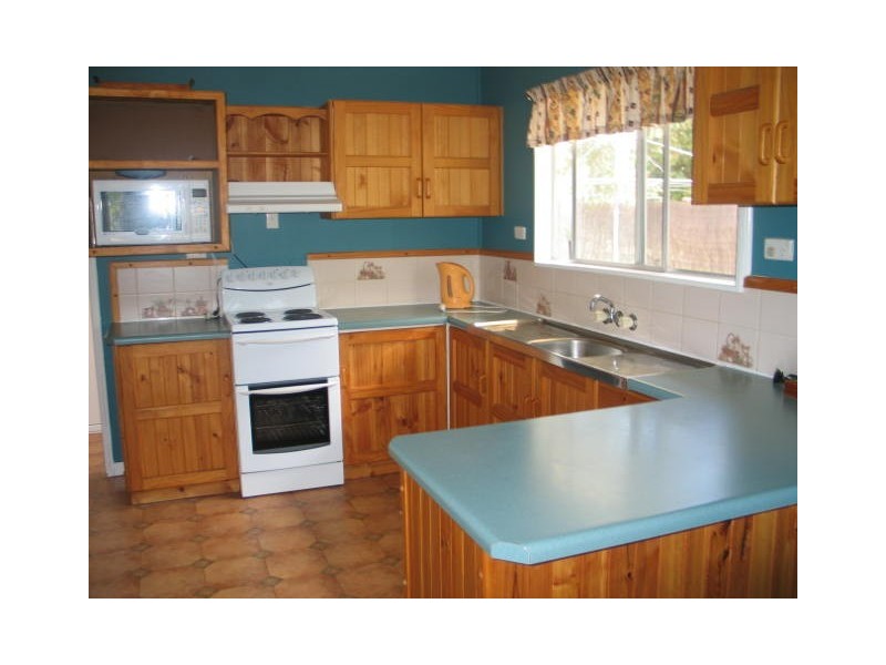 4 WALLACE STREET, Dysart QLD 4745