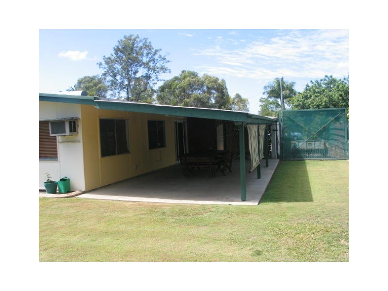 4 WALLACE STREET, Dysart QLD 4745