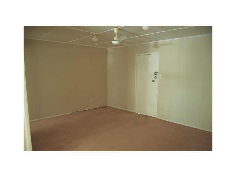 10 FRASER COURT, Dysart QLD 4745
