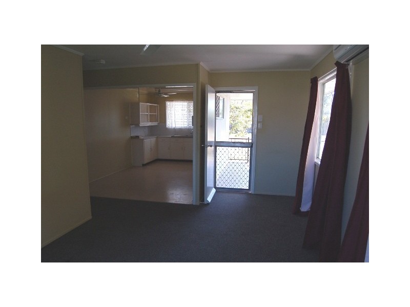 11 SHANNON CRESCENT, Dysart QLD 4745