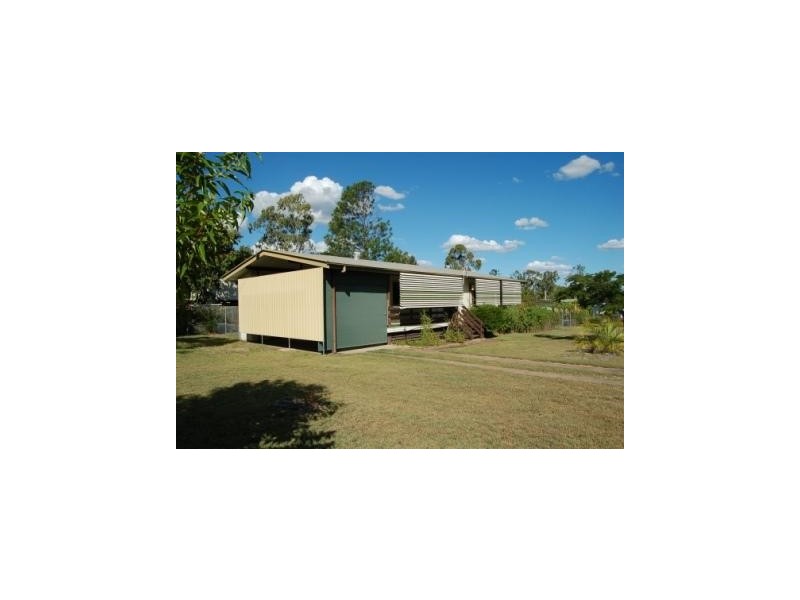 30  BERESFORD CRESCENT, Dysart QLD 4745