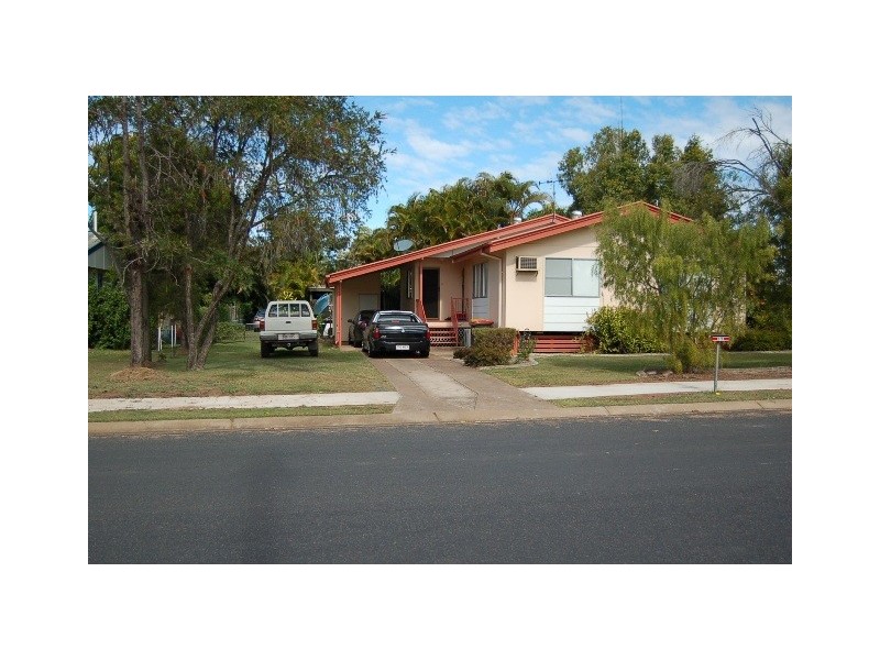 17 HANNAH CRESCENT, Dysart QLD 4745