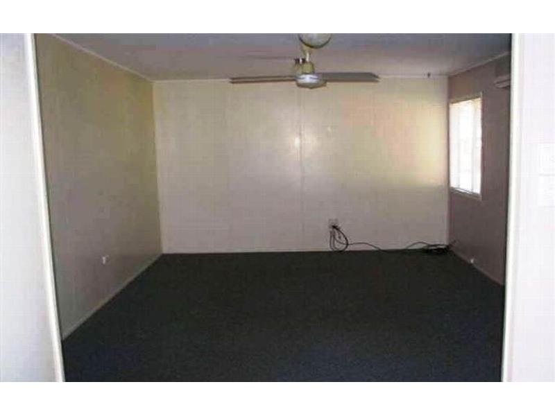 17 HANNAH CRESCENT, Dysart QLD 4745