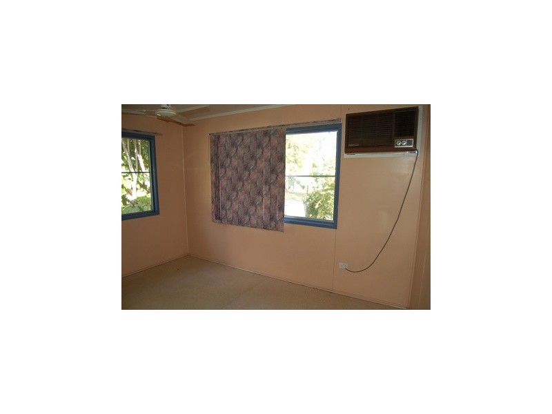 18 PERRY STREET, Dysart QLD 4745