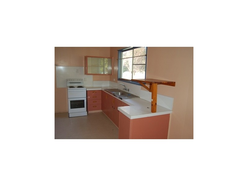 18 PERRY STREET, Dysart QLD 4745