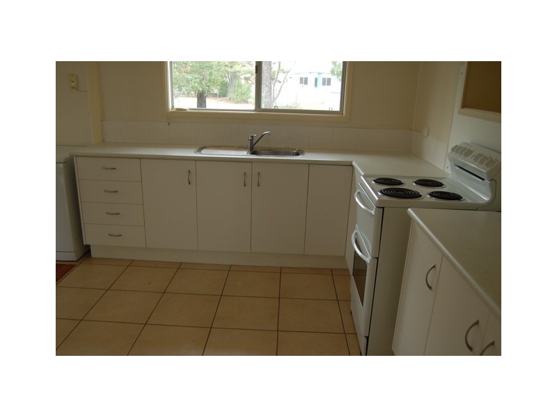 27 SHANNON CRESCENT, Dysart QLD 4745