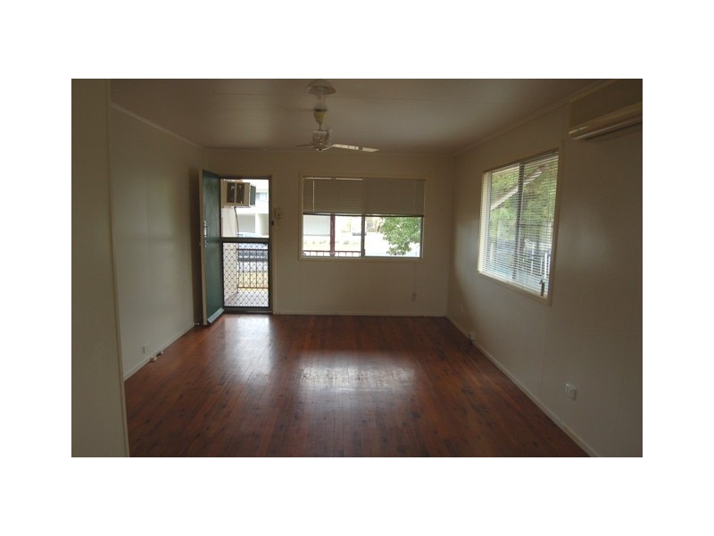 27 SHANNON CRESCENT, Dysart QLD 4745