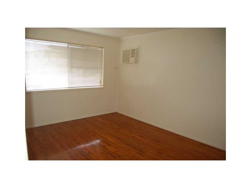 27 SHANNON CRESCENT, Dysart QLD 4745