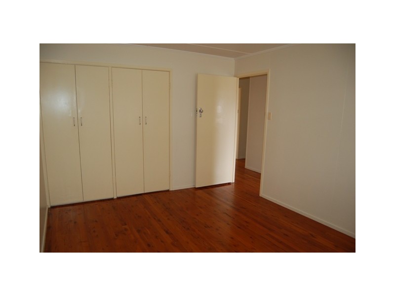 27 SHANNON CRESCENT, Dysart QLD 4745