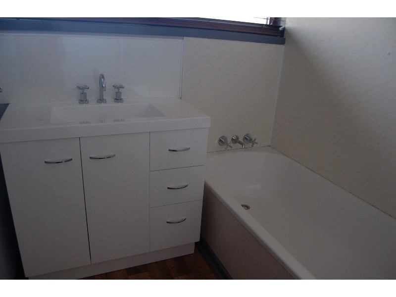 2 PERRY STREET, Dysart QLD 4745