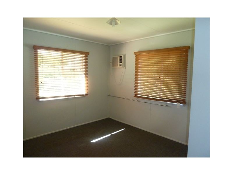 12 WALLACE STREET, Dysart QLD 4745