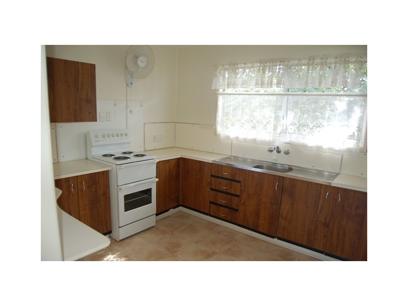 40 WINTERER CRESCENT, Dysart QLD 4745