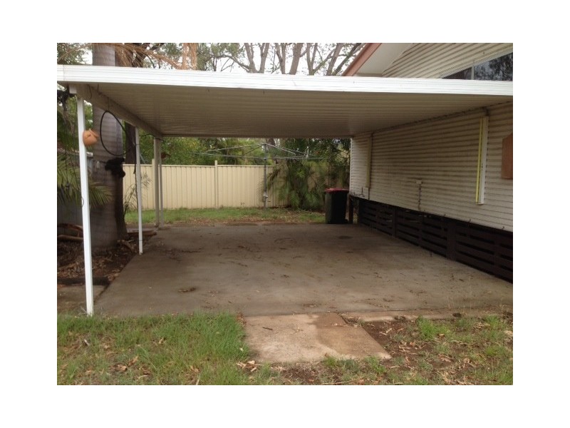 8 FRASER COURT, Dysart QLD 4745