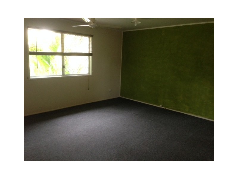 8 FRASER COURT, Dysart QLD 4745