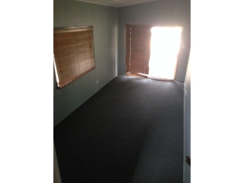 8 FRASER COURT, Dysart QLD 4745