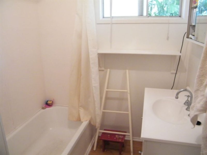 8 FRASER COURT, Dysart QLD 4745