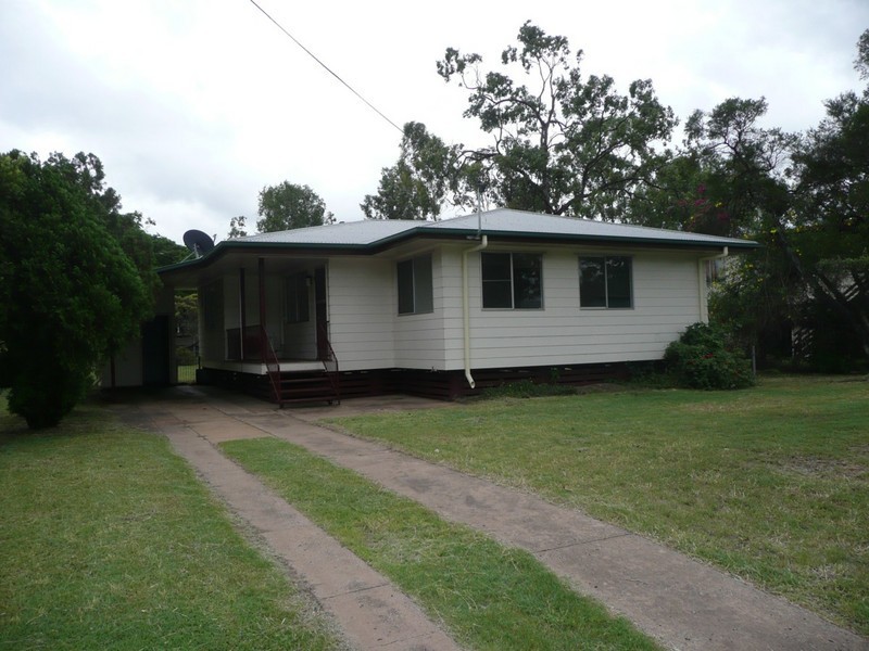 12 Beardmore Crescent, Dysart QLD 4745