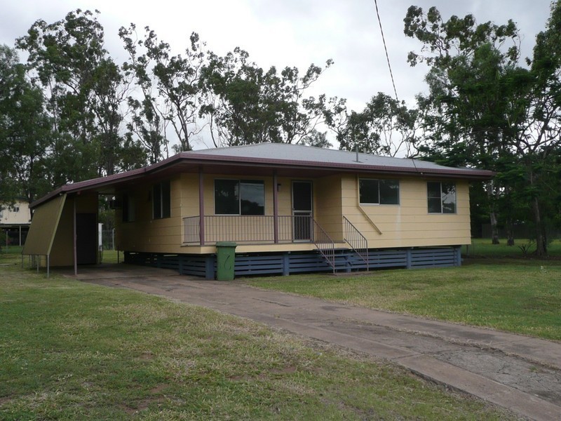 16  Beardmore Crescent, Dysart QLD 4745