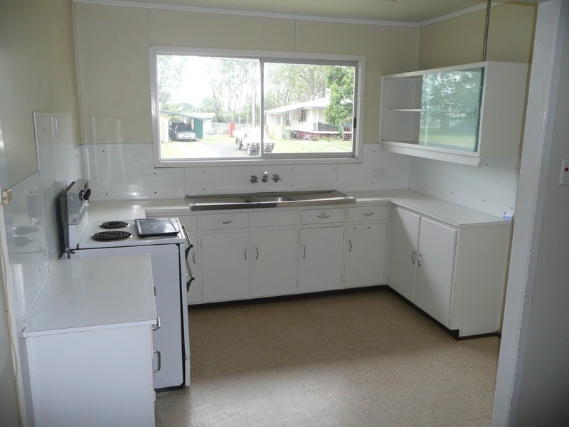 16  Beardmore Crescent, Dysart QLD 4745