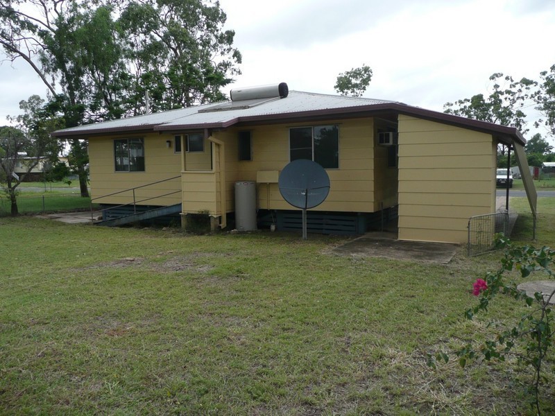 16  Beardmore Crescent, Dysart QLD 4745