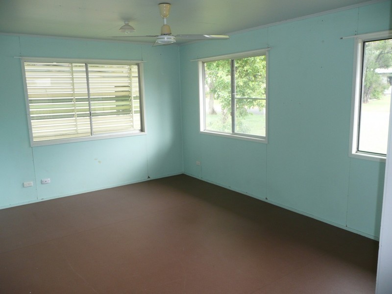 15 Singleton Street, Dysart QLD 4745