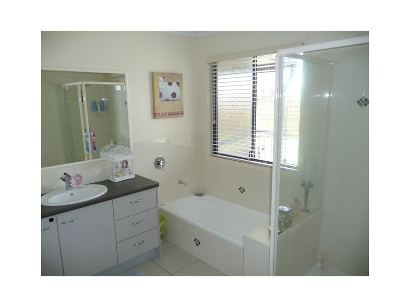 32 Cassia Court, Nebo QLD 4742