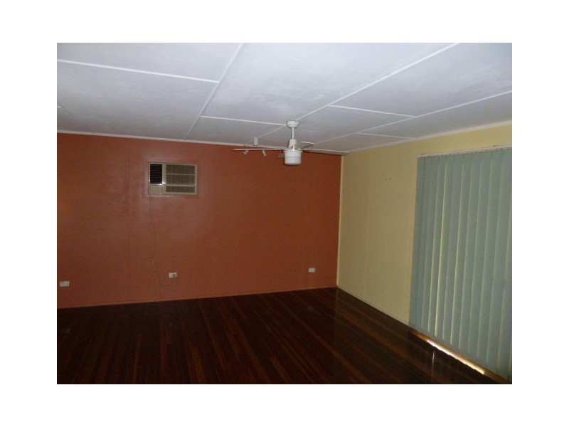 6 Spring Crescent, Dysart QLD 4745