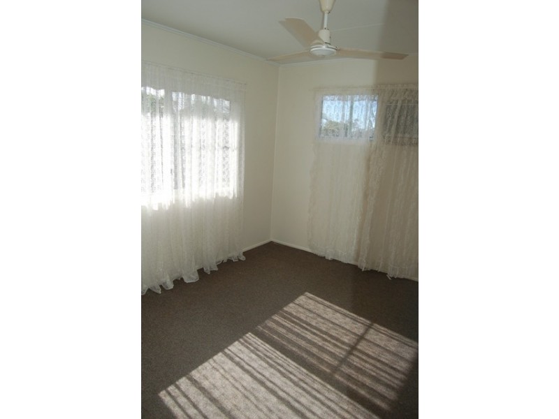 40 Winterer Crescent, Dysart QLD 4745