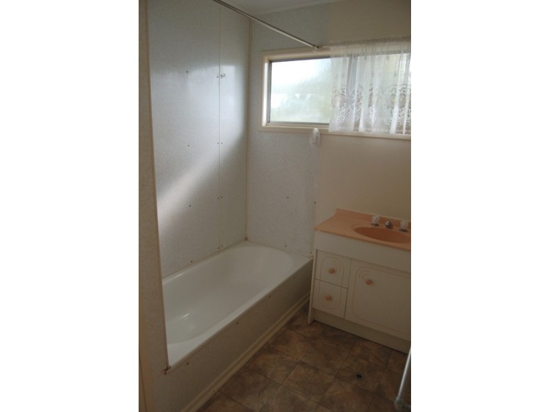 40 Winterer Crescent, Dysart QLD 4745