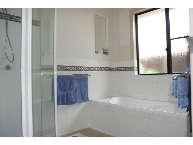 3 Dominique Drive, Glenella QLD 4740