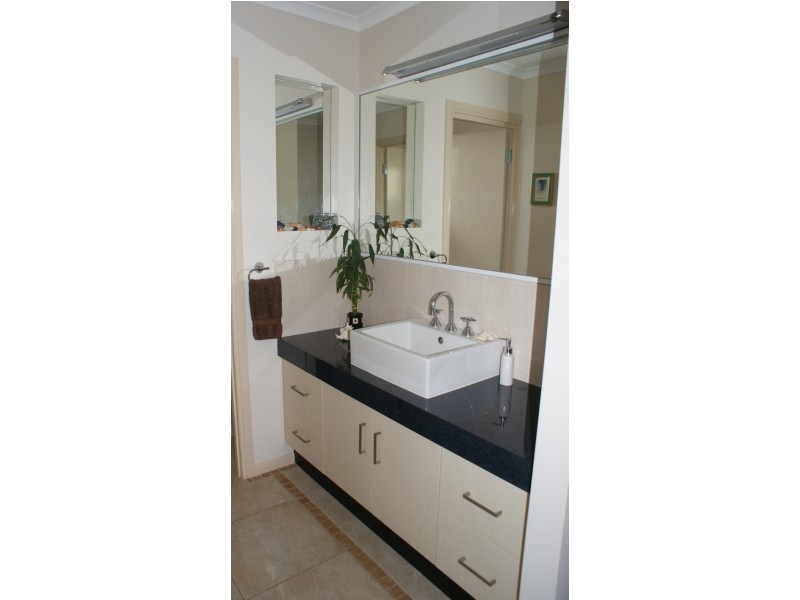 3 Dominique Drive, Glenella QLD 4740