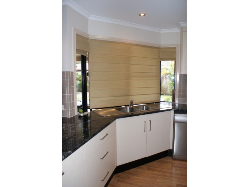 3 Dominique Drive, Glenella QLD 4740