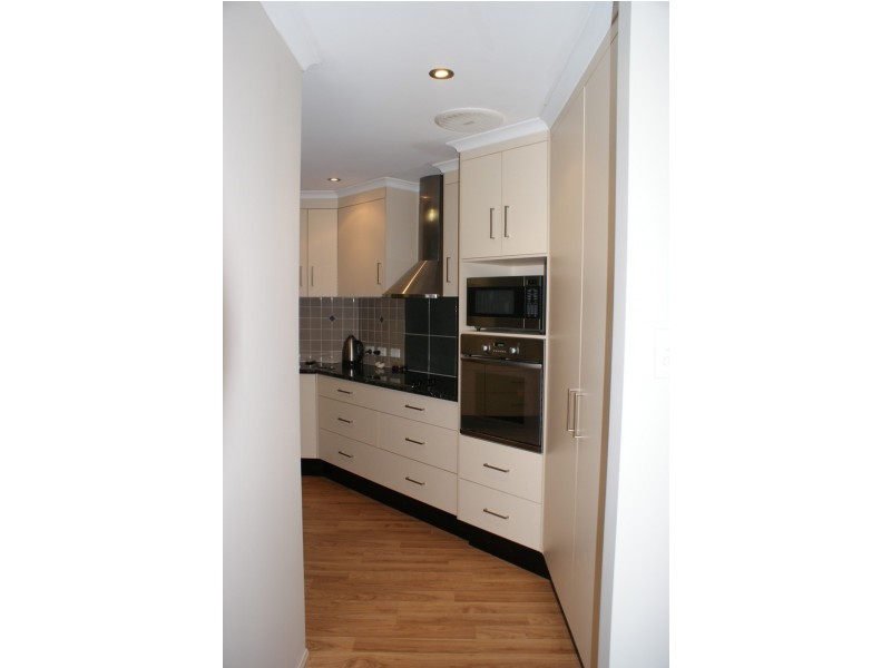 3 Dominique Drive, Glenella QLD 4740