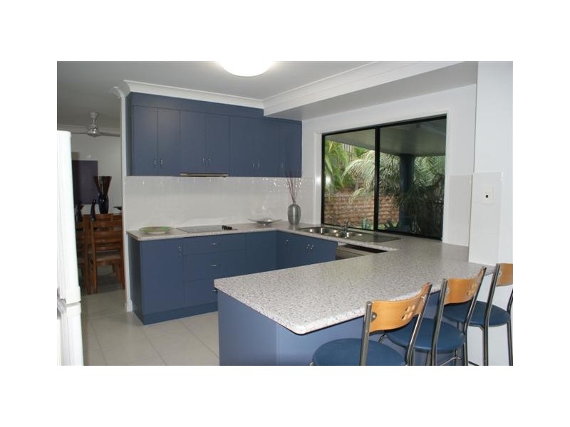 8 Cosford Drive, Eimeo QLD 4740