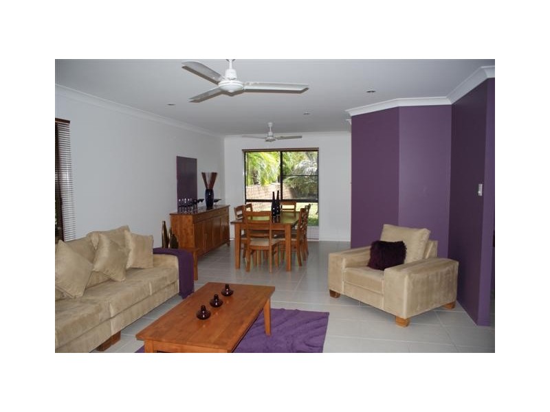 8 Cosford Drive, Eimeo QLD 4740